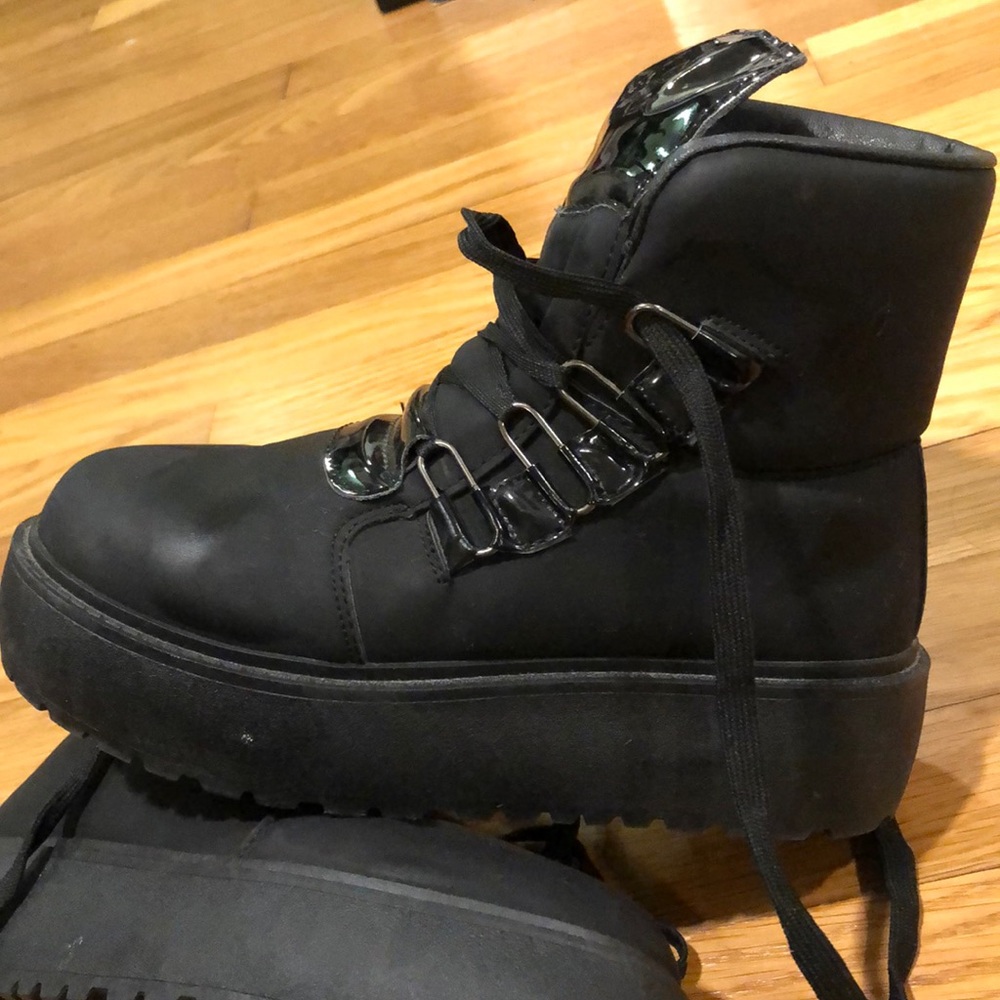 Moon boots!!! - Picture 2 of 4